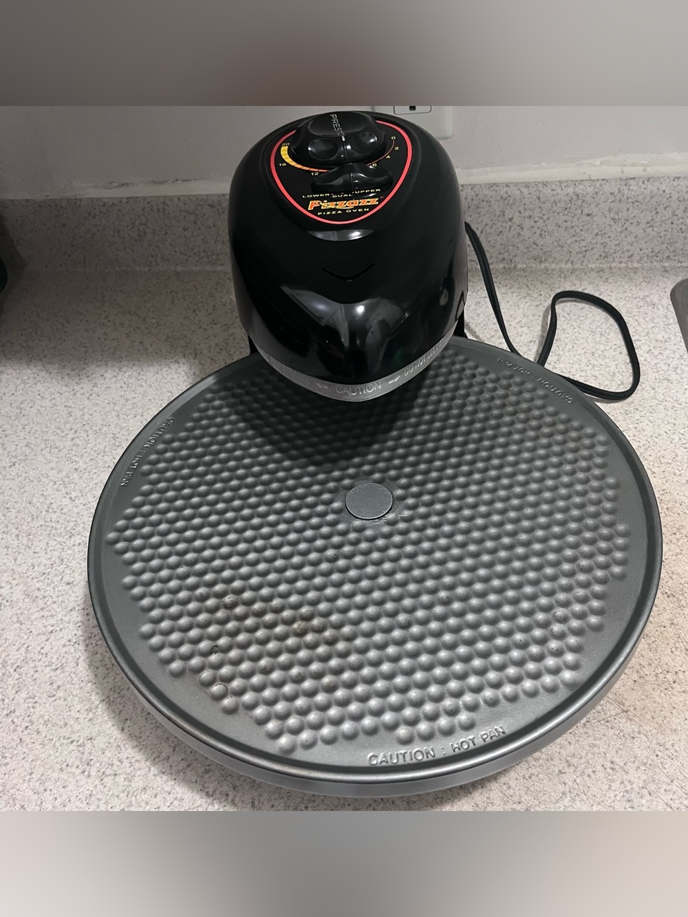 Presto Pizzazz Plus Rotating Pizza Oven 
0343003 Dual Element Electric